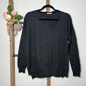 Dreamers Gray Spotted V Neck Long Sleeve Sweater Size Small